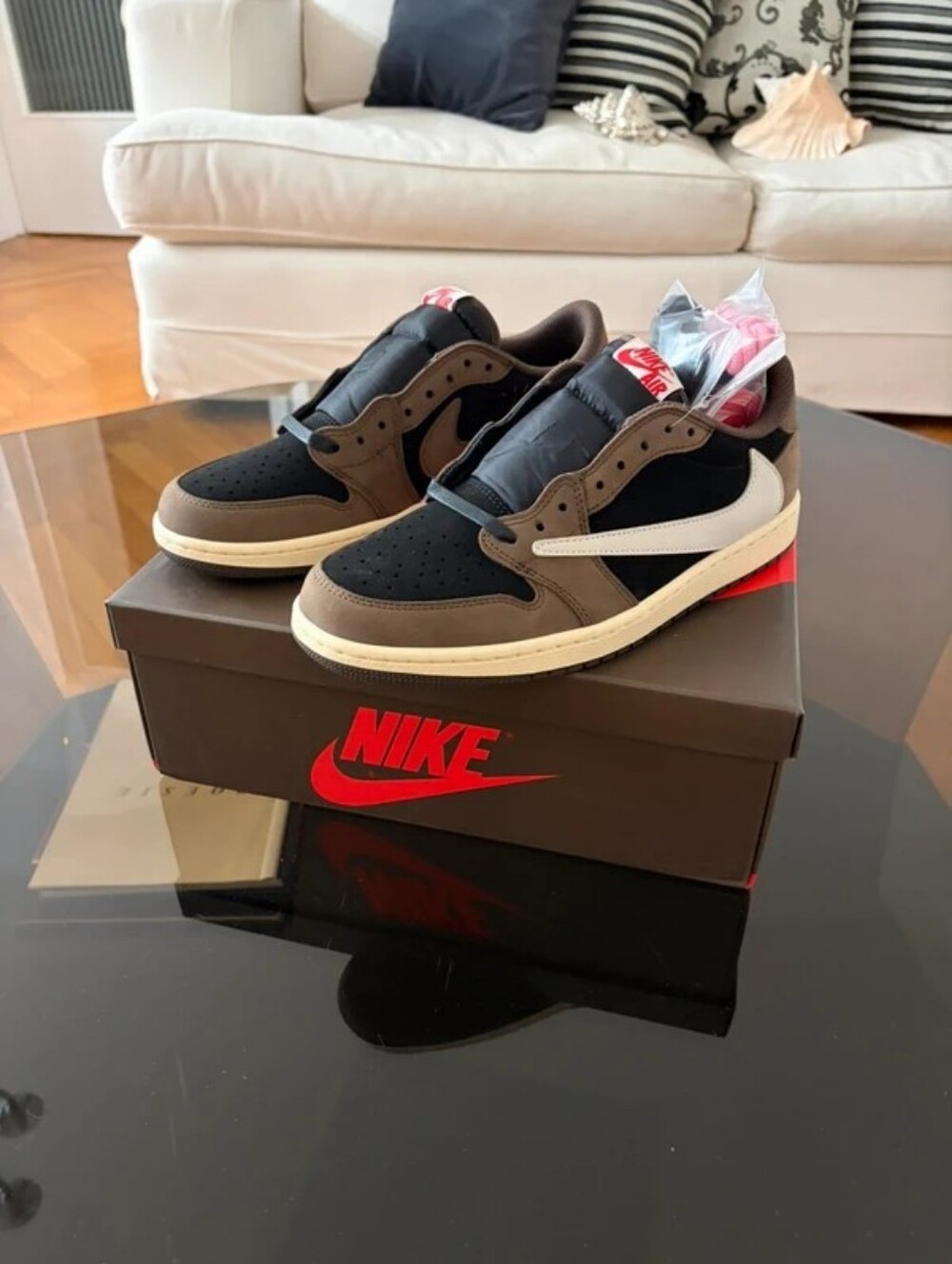 Jordan 1 Retro Low OG SP Travis Scott Mocha